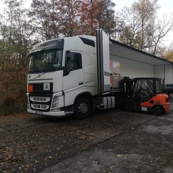 Seit unserer Gründung im Jahr 1997 haben wir uns zu einem führenden Anbieter im Bereich Gefahrguttransporte, insbesondere Explosivstofftransporte weiterentwickelt. 